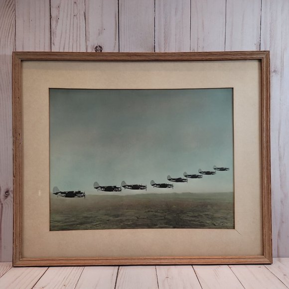 Vintage US World War II Fighter Planes Flying in Formation Print - Picture 5 of 6